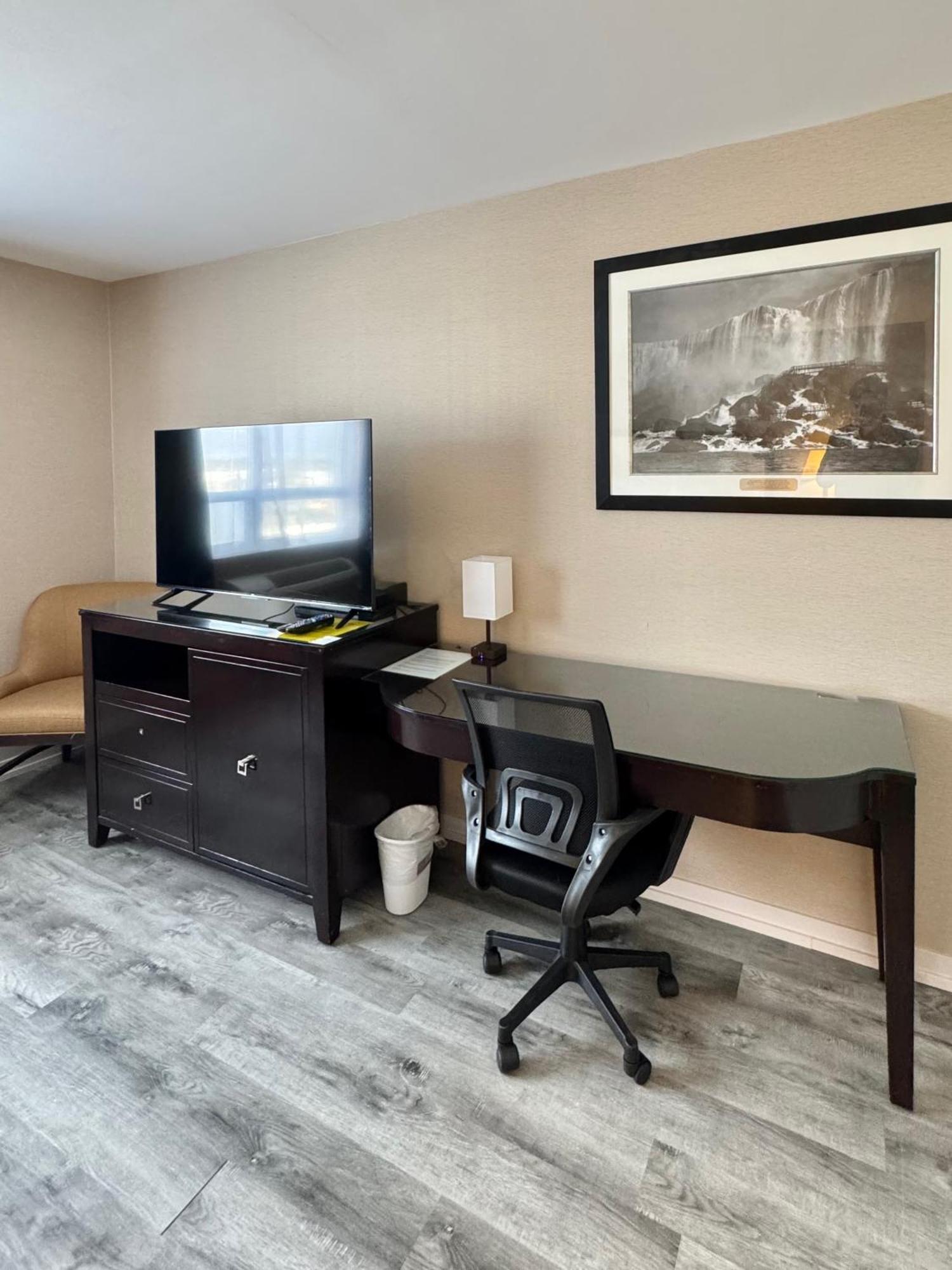 Big Bird Inn Wawa, Surestay Collection By Best Western Exteriör bild