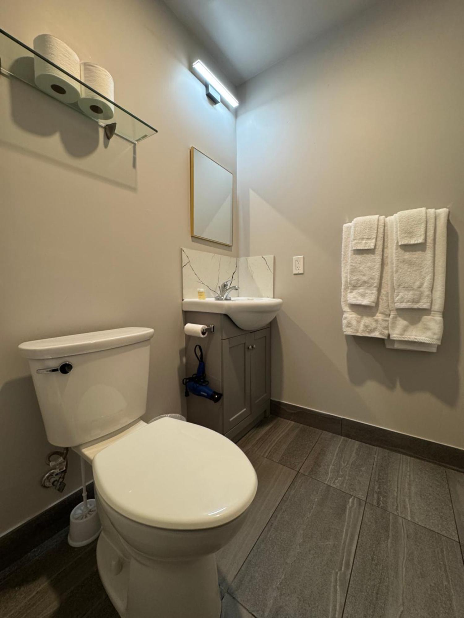 Big Bird Inn Wawa, Surestay Collection By Best Western Exteriör bild