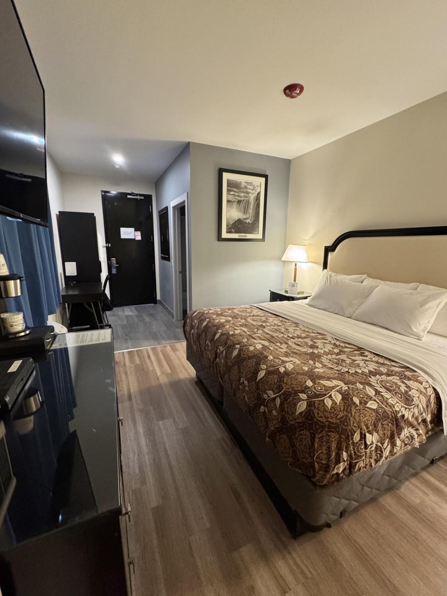 Big Bird Inn Wawa, Surestay Collection By Best Western Exteriör bild