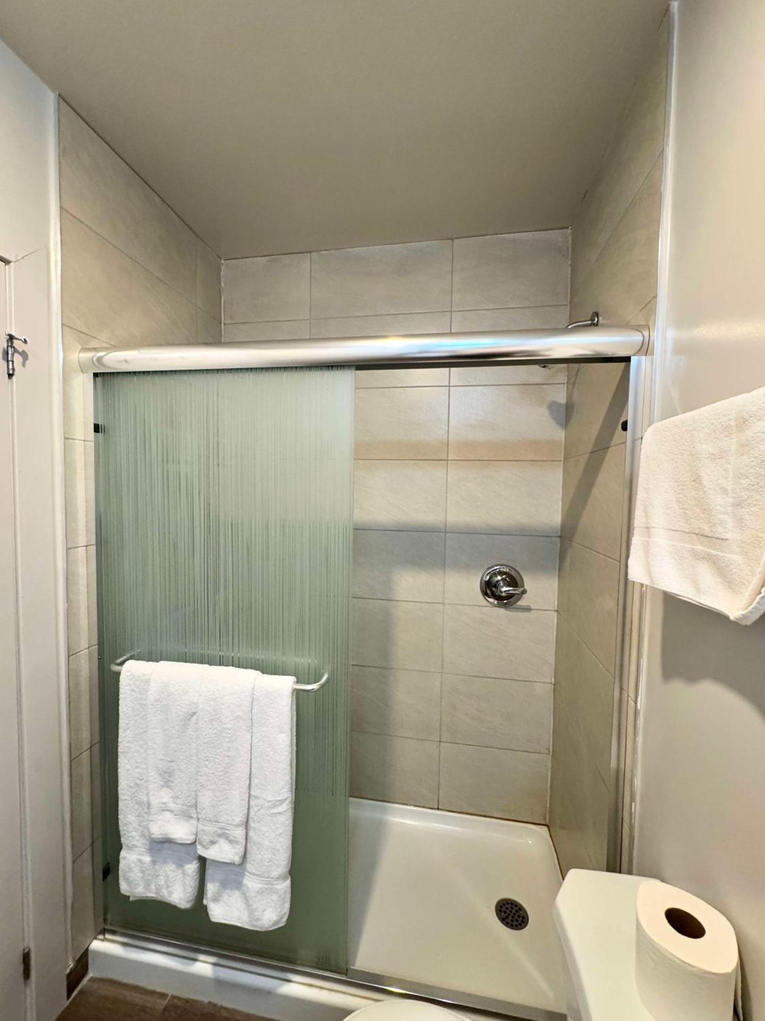 Big Bird Inn Wawa, Surestay Collection By Best Western Exteriör bild