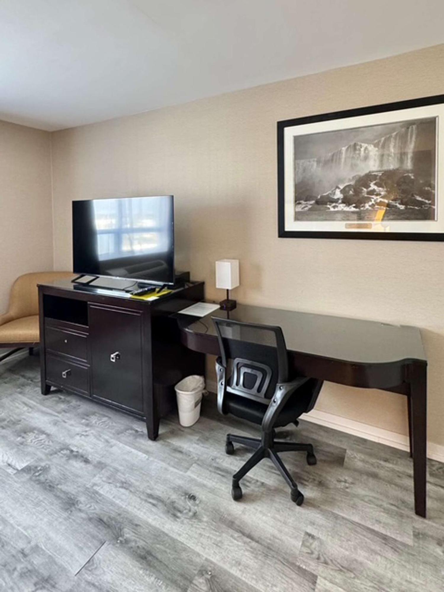 Big Bird Inn Wawa, Surestay Collection By Best Western Exteriör bild