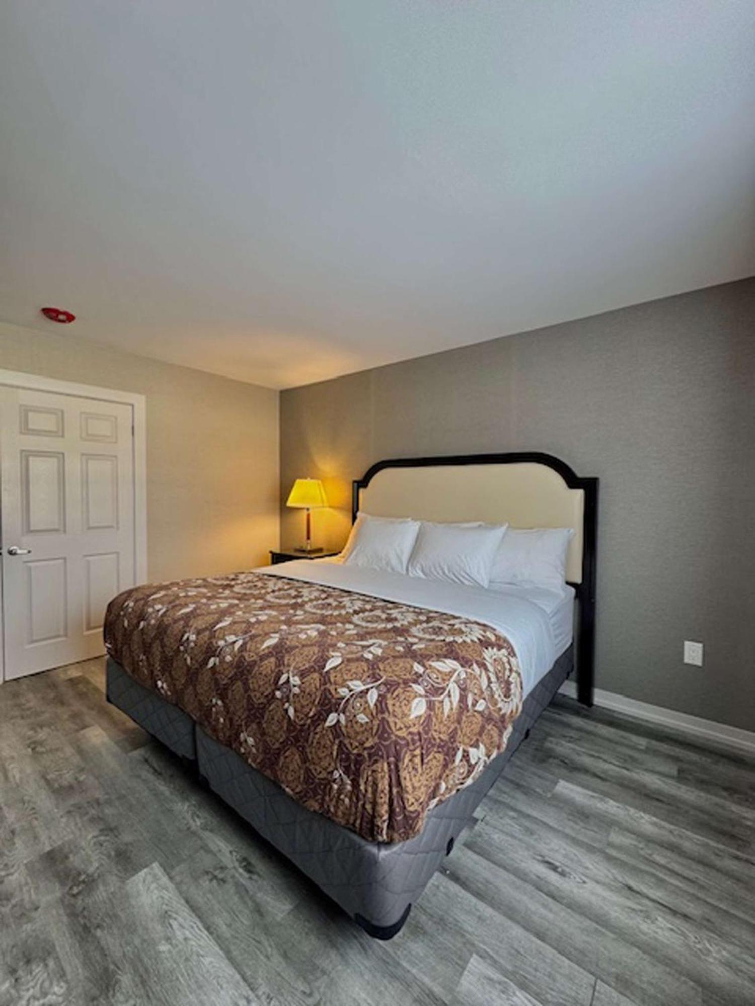 Big Bird Inn Wawa, Surestay Collection By Best Western Exteriör bild