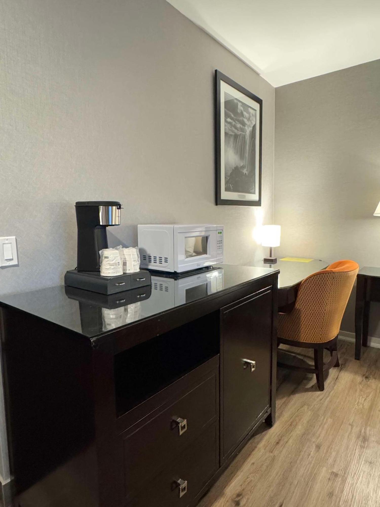 Big Bird Inn Wawa, Surestay Collection By Best Western Exteriör bild