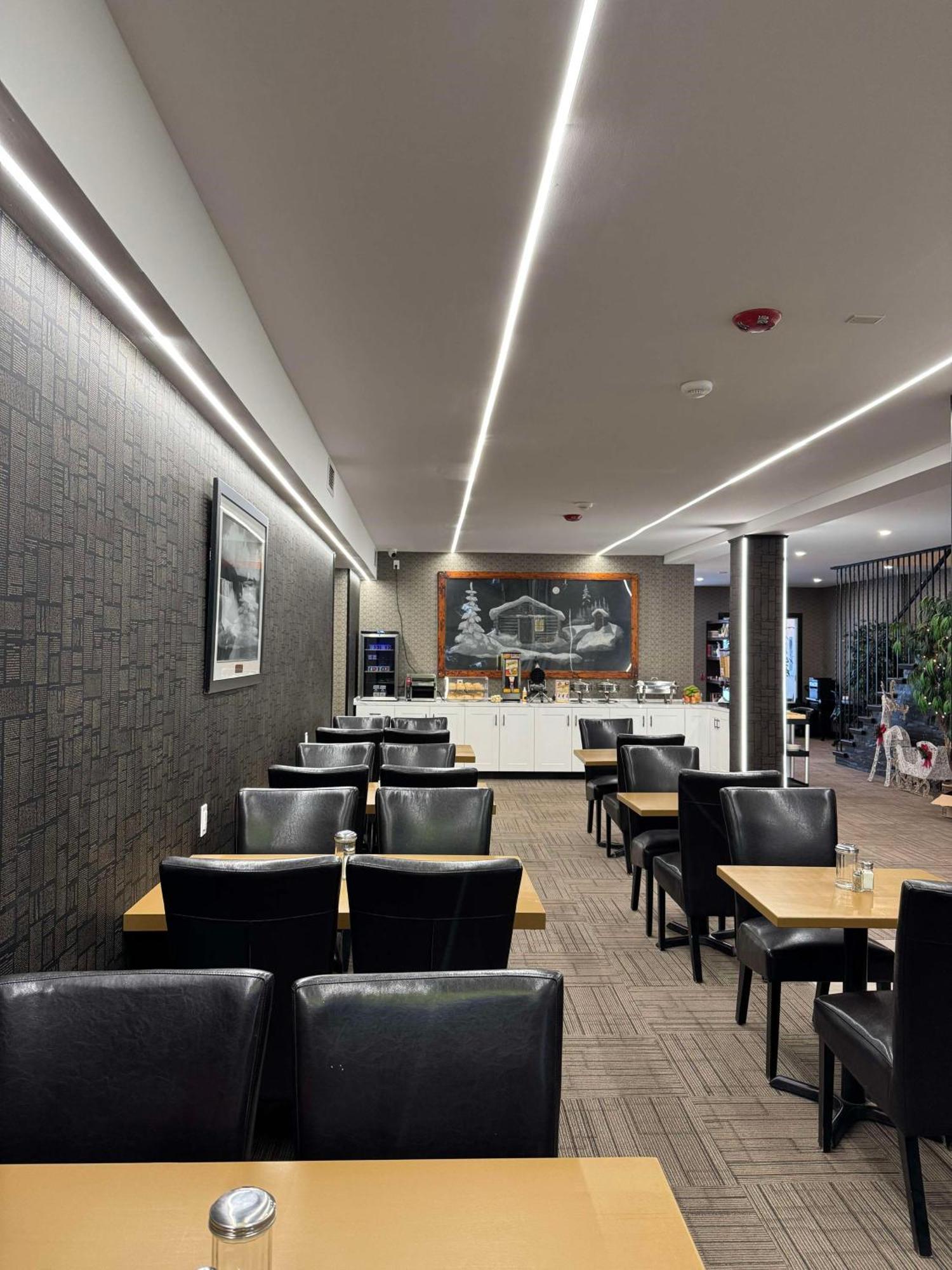 Big Bird Inn Wawa, Surestay Collection By Best Western Exteriör bild
